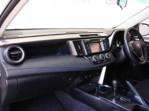 Toyota RAV4 2.0 GX auto - Image 14