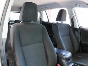 Toyota RAV4 2.0 GX auto - Image 16