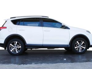 Toyota RAV4 2.0 GX auto - Image 4