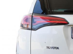 Toyota RAV4 2.0 GX auto - Image 9
