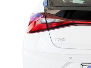 Hyundai i20 1.0T Fluid manual - Image 11