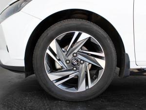 Hyundai i20 1.0T Fluid manual - Image 12
