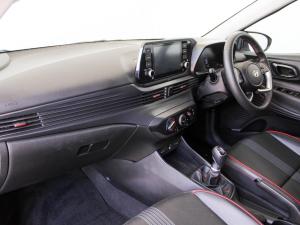 Hyundai i20 1.0T Fluid manual - Image 18
