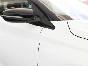 Hyundai i20 1.0T Fluid manual - Image 8