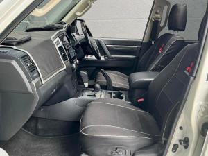 Mitsubishi Pajero 5-door 3.2DI-D GLS - Image 20