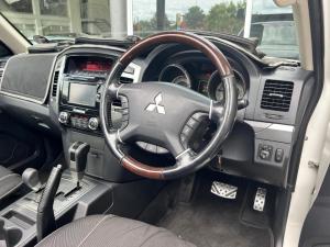 Mitsubishi Pajero 5-door 3.2DI-D GLS - Image 25