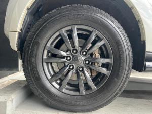 Mitsubishi Pajero 5-door 3.2DI-D GLS - Image 7