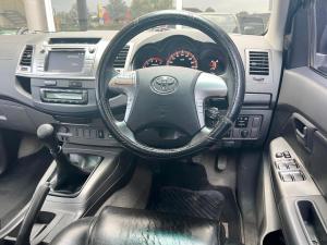 Toyota Hilux 3.0D-4D double cab Raider Dakar edition - Image 13