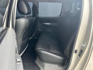 Toyota Hilux 3.0D-4D double cab Raider Dakar edition - Image 9