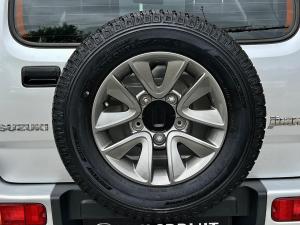 Suzuki Jimny 1.3 - Image 8