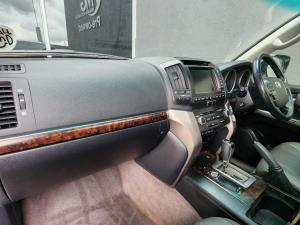 Toyota Land Cruiser 200 4.5D-4D VX - Image 10