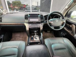Toyota Land Cruiser 200 4.5D-4D VX - Image 11