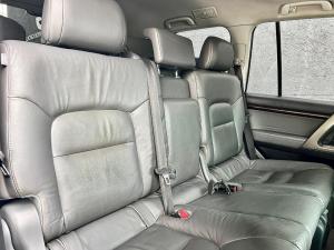 Toyota Land Cruiser 200 4.5D-4D VX - Image 11