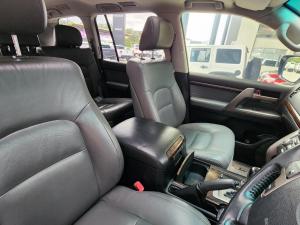 Toyota Land Cruiser 200 4.5D-4D VX - Image 14