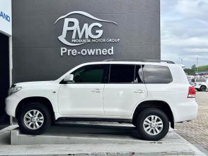 Toyota Land Cruiser 200 4.5D-4D VX - Image 4