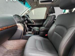 Toyota Land Cruiser 200 4.5D-4D VX - Image 8