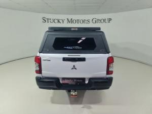 Mitsubishi Triton 2.4DI-D double cab 4x4 auto - Image 4