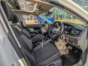 Volkswagen Polo hatch 1.0TSI Life auto - Image 9