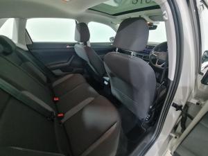 Volkswagen Polo hatch 1.0TSI Life auto - Image 11