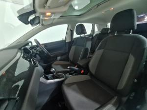 Volkswagen Polo hatch 1.0TSI Life auto - Image 13