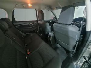 Toyota Urban Cruiser 1.5 XR manual - Image 10