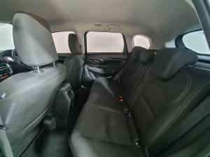 Toyota Urban Cruiser 1.5 XR manual - Image 11