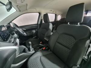 Toyota Urban Cruiser 1.5 XR manual - Image 12