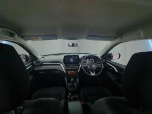 Toyota Urban Cruiser 1.5 XR manual - Image 15