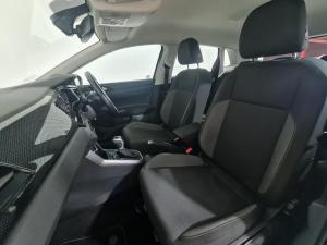 Volkswagen Polo hatch 1.0TSI Life auto - Image 12