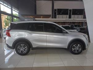 Mahindra XUV700 2.0T AX5 - Image 7