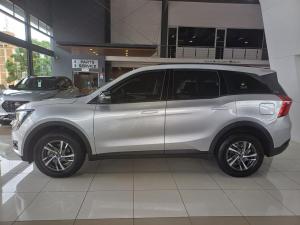 Mahindra XUV700 2.0T AX5 - Image 8