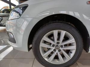 Volkswagen Polo Vivo hatch 1.6 Comfortline auto - Image 5