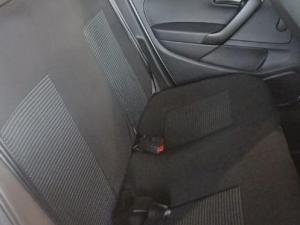 Volkswagen Polo Vivo hatch 1.6 Comfortline auto - Image 6