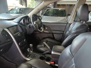 Mahindra XUV500 2.2CRDe W10 - Image 13