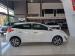 Toyota Yaris 1.5 Xs - Thumbnail 8