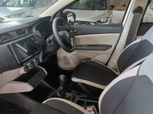 Renault Triber 1.0 Life - Image 12