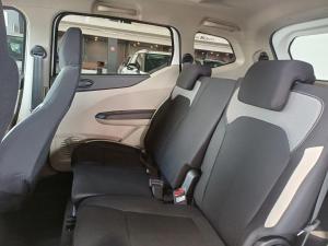 Renault Triber 1.0 Life - Image 17