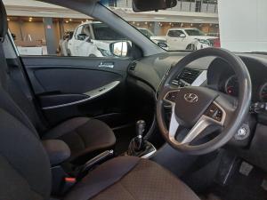 Hyundai Accent hatch 1.6 Fluid - Image 10