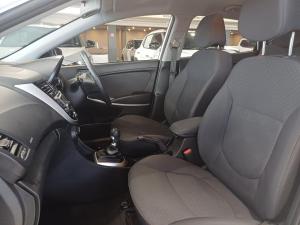 Hyundai Accent hatch 1.6 Fluid - Image 11
