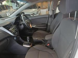 Hyundai Accent hatch 1.6 Fluid - Image 13
