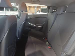 Hyundai Accent hatch 1.6 Fluid - Image 15