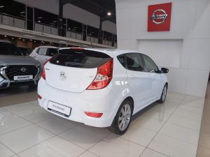 Hyundai Accent hatch 1.6 Fluid - Image 6