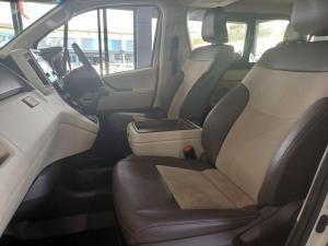 Toyota Quantum 2.8 LWB bus 11-seater GL - Image 13