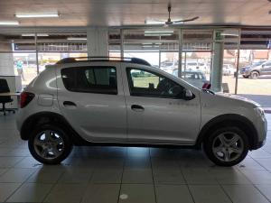 Renault Sandero 900T Stepway Expression - Image 4