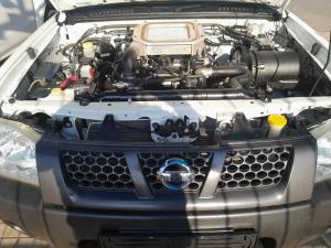 Nissan Hardbody NP300 2.5 TDi LWB 4X4S/C - Image 9
