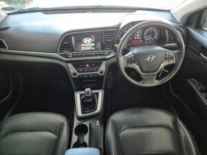 Hyundai Elantra 1.6 Executive - Image 10