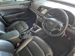 Hyundai Elantra 1.6 Executive - Image 11