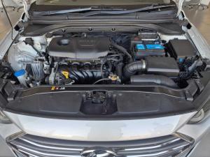 Hyundai Elantra 1.6 Executive - Image 12