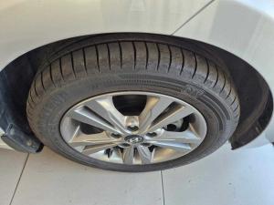 Hyundai Elantra 1.6 Executive - Image 13