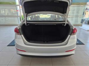 Hyundai Elantra 1.6 Executive - Image 7